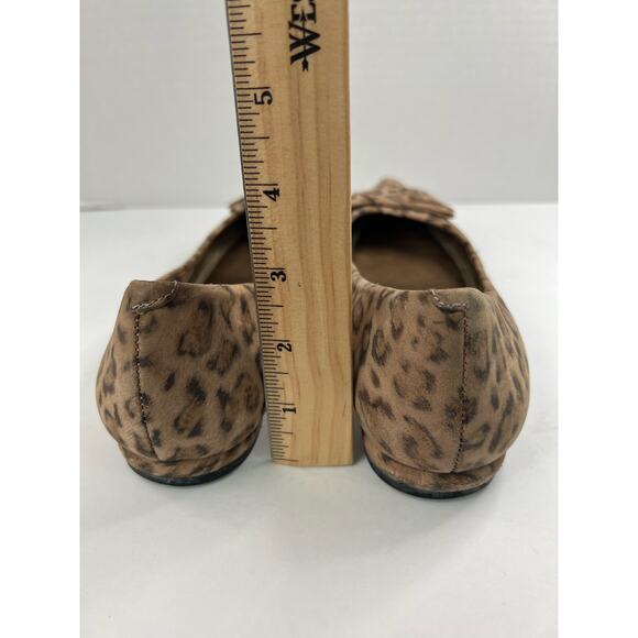 Me Too Paige Leather Leopard Pointy Toe Bow Flat Size 7M - Picture 6 of 9